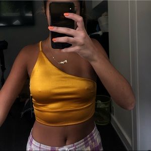 URBAN OUTFITTERS GOLD ONE SHOULDER TANK TOP